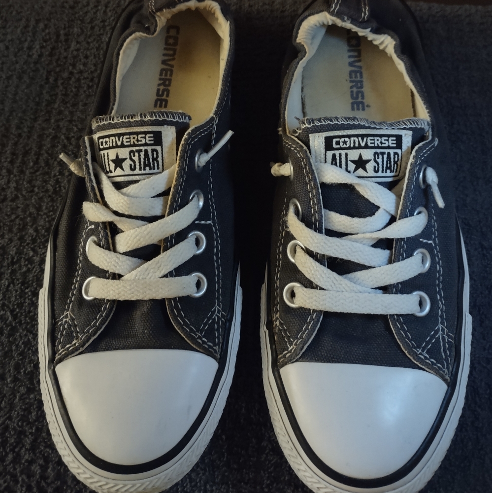 Women's Converse size US 8